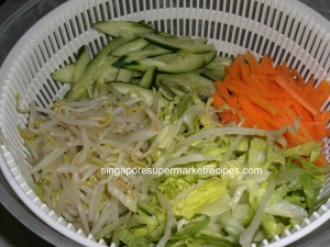 sliced veges salad