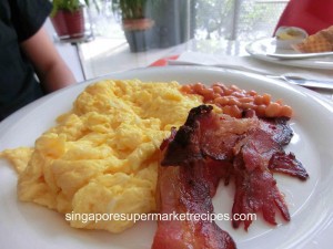Wangz Hotel Bacon with scramble eggs