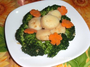 reunion dinner ideas sauteed scallops with brocoli and carrots 2