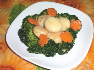 reunion dinner ideas sauteed scallops with brocxoli and carrots