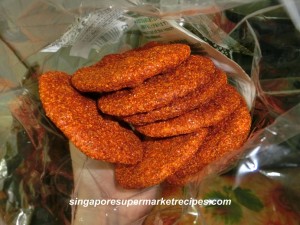 Extremely spicy chilli rice crackers